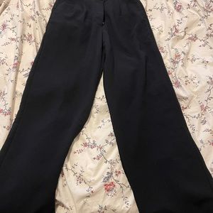 Aritzia Effortless pants size 6